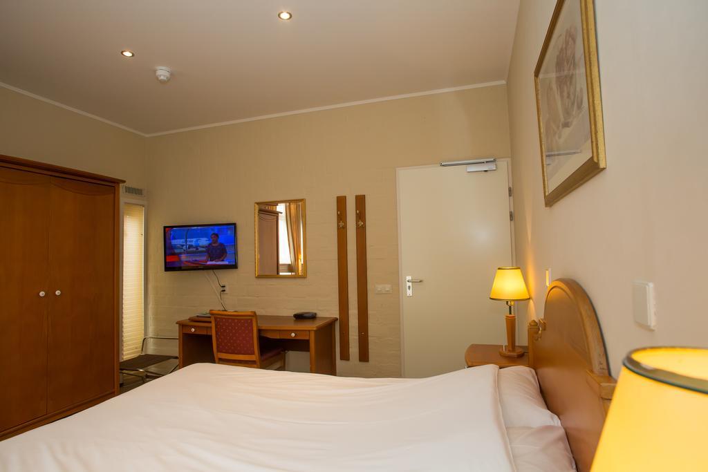 Landhotel De Hoofdige Boer Алмен Экстерьер фото