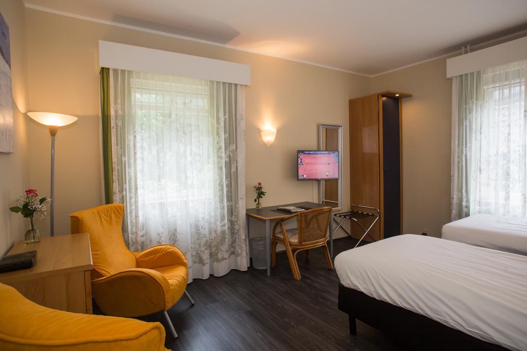 Landhotel De Hoofdige Boer Алмен Экстерьер фото